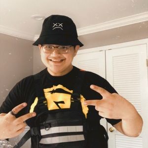 Meet your Posher, Aziz